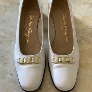 Salvatore Ferragamo Cream Stack Heel Pumps w/ Ivory & Leather Chain 8AAAA
